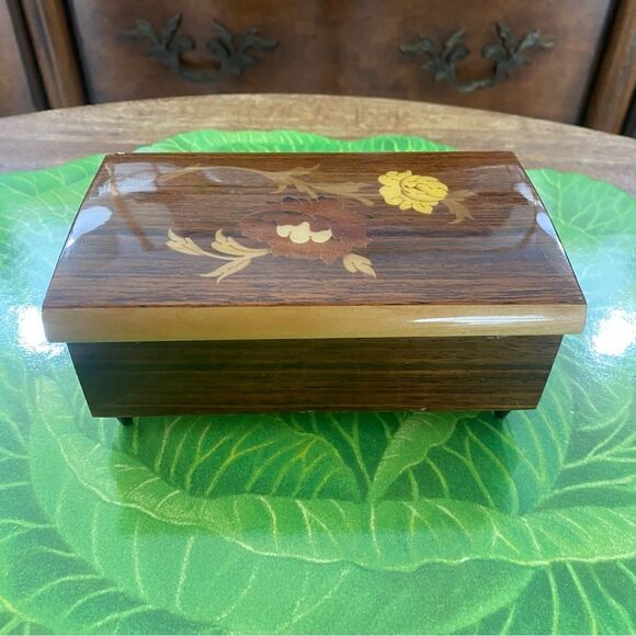 Vtg Capra Italian style inlaid music box - Picture 1 of 6